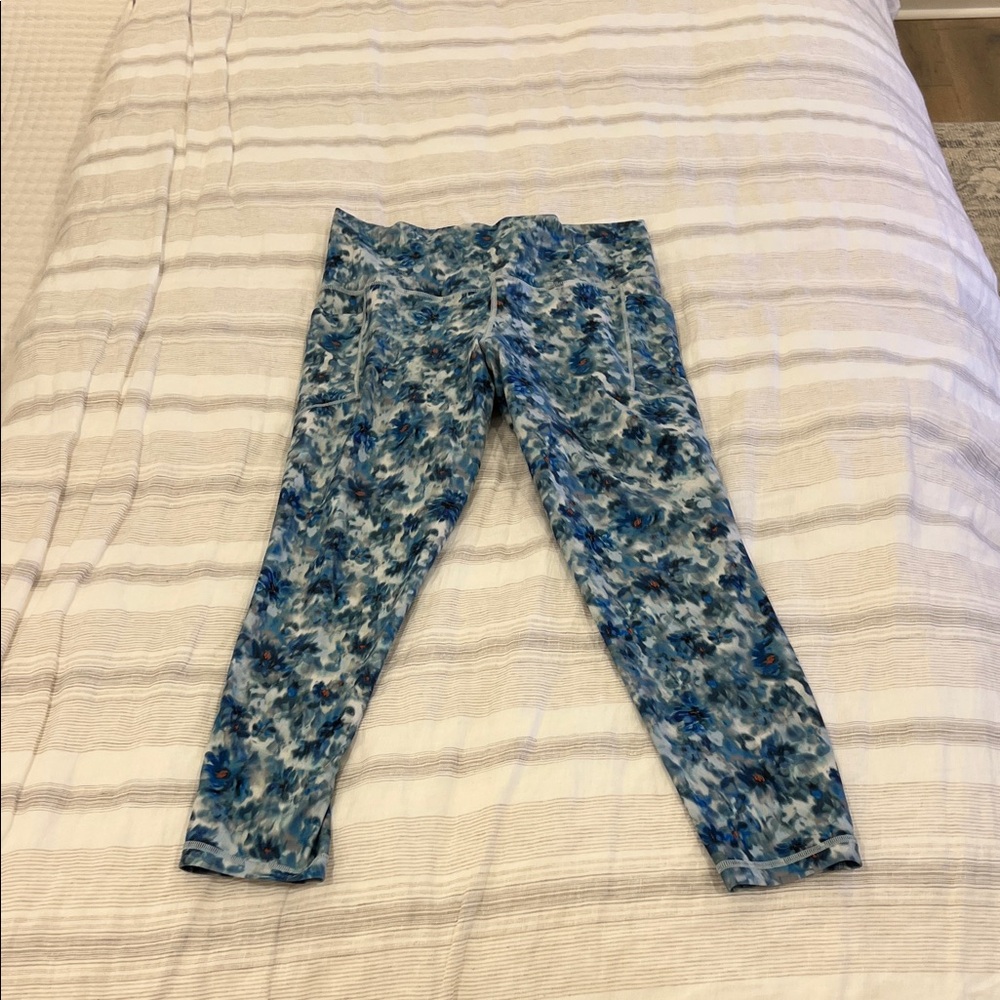 Blue Floral Women’s Athleta  Leggings